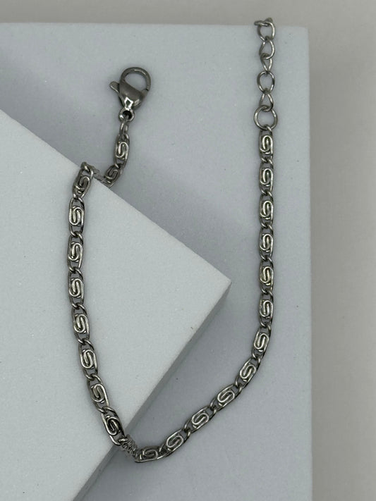 EMPIECE™ Elise Bracelet- silver-tone geometric chain bracelet crafted from 304 stainless steel with sleek finish displayed flat against a white background.